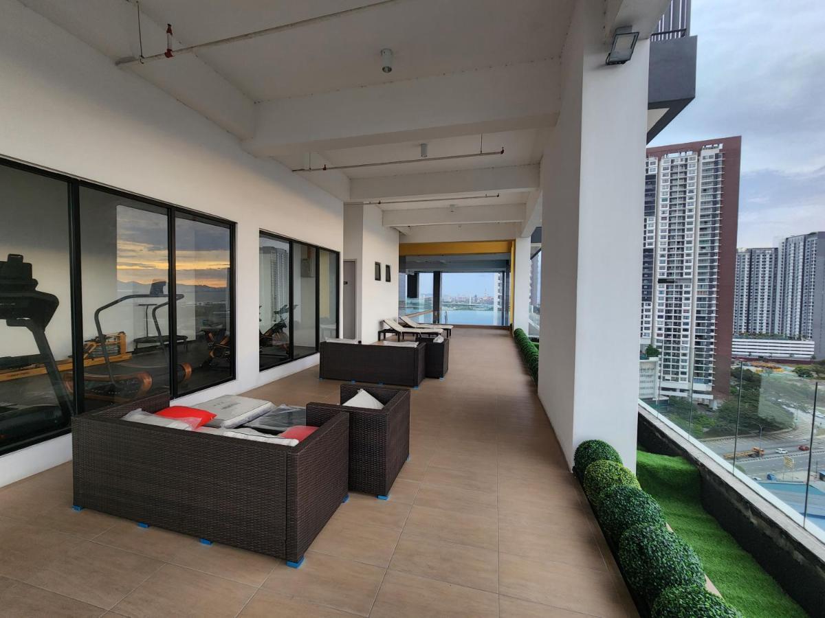 Praicon Tower - Premium Suite Butterworth Eksteriør billede